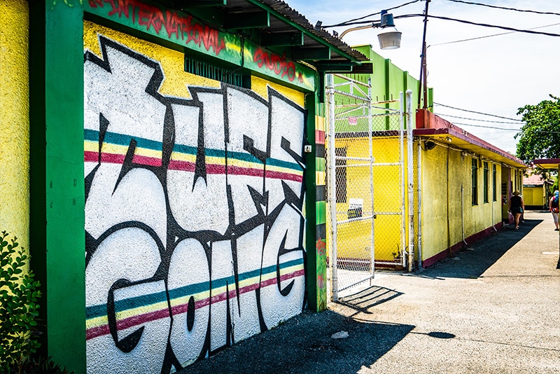 Tuff Gong Studio exterior graffati Kingston, Jamaica